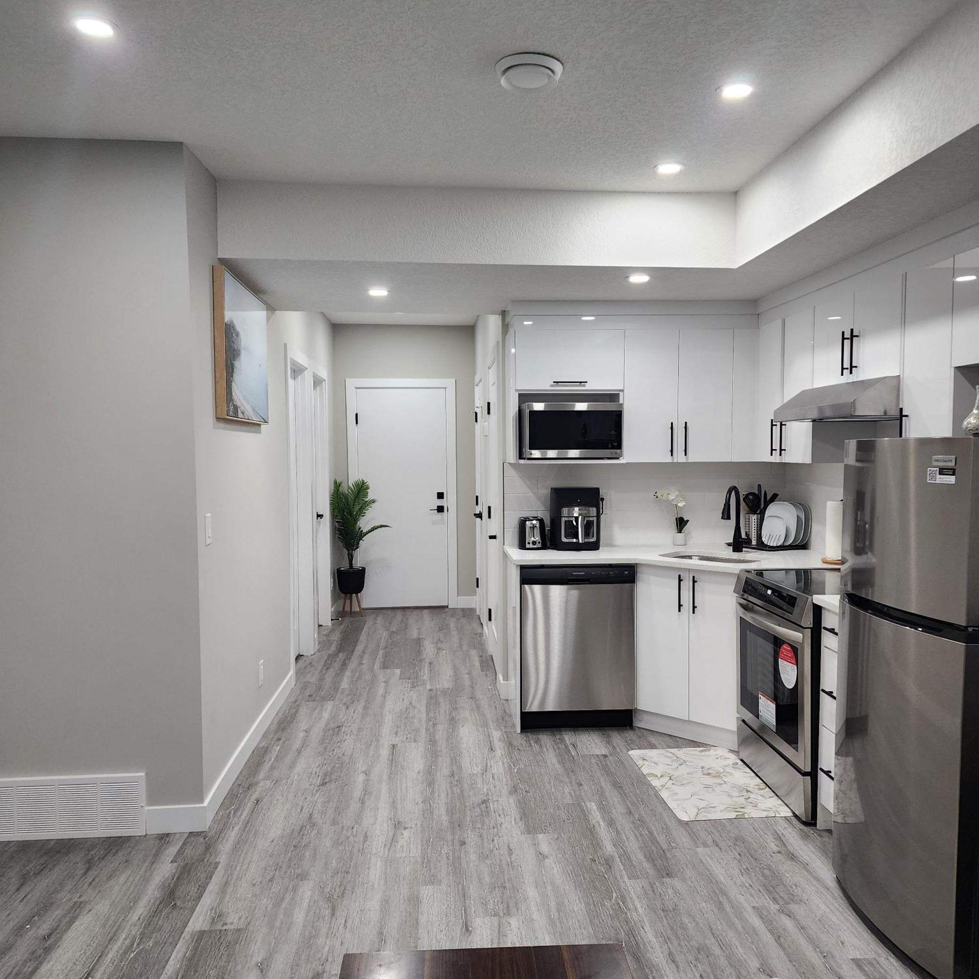Fabulous And Cozy Guest Suite YYC Exterior foto